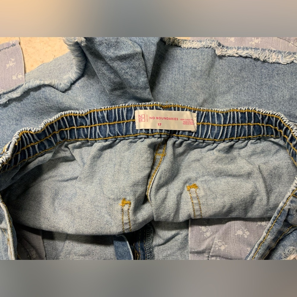 No Boundaries Light Blue Distressed Jean Shorts - Picture 2 of 3